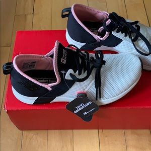 Light weight casual sneaker